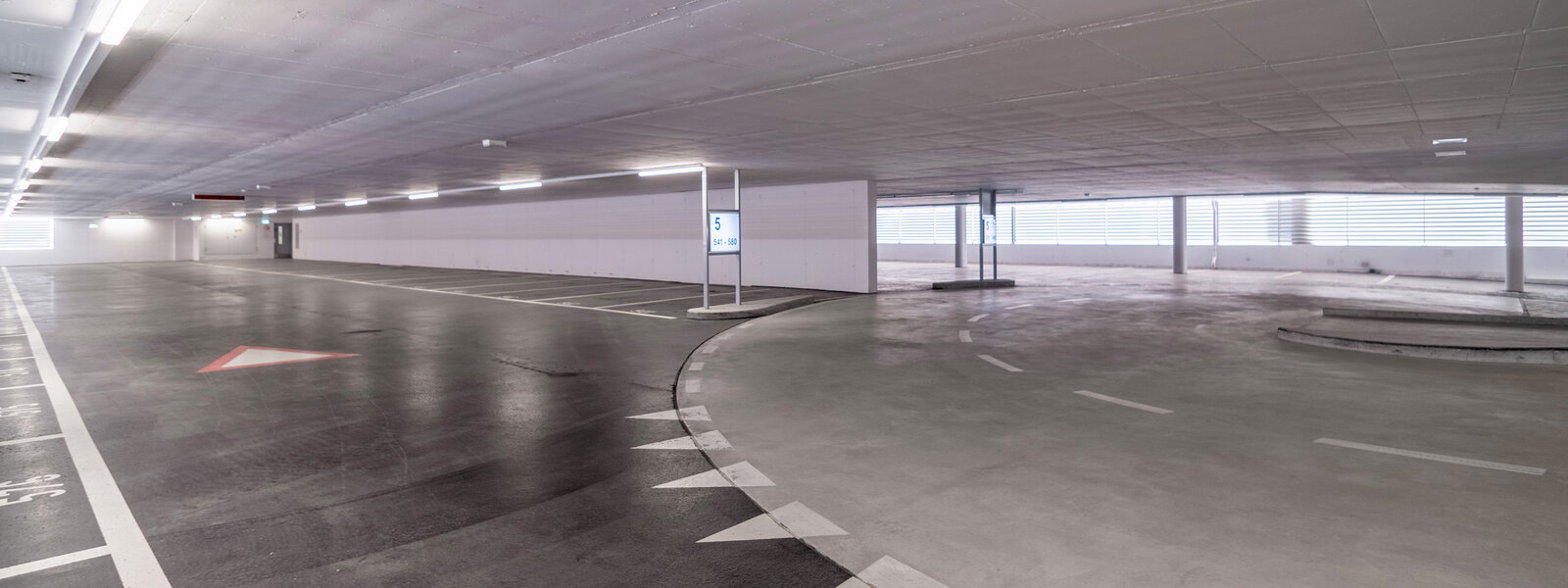 Parking spaces &ndash; Rent your parking space or an entire floor